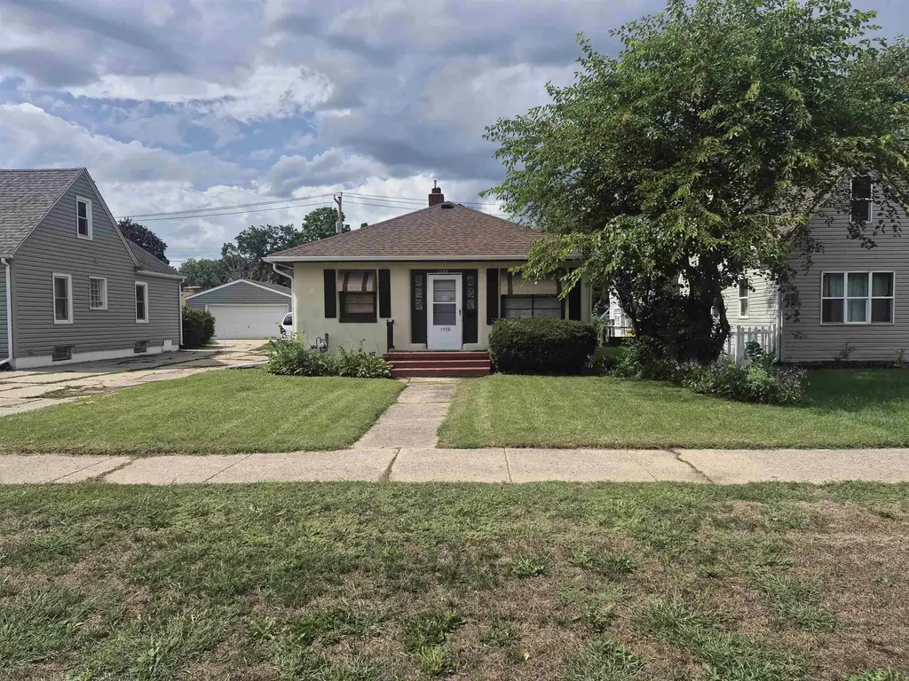 1338 Center Avenue, Janesville