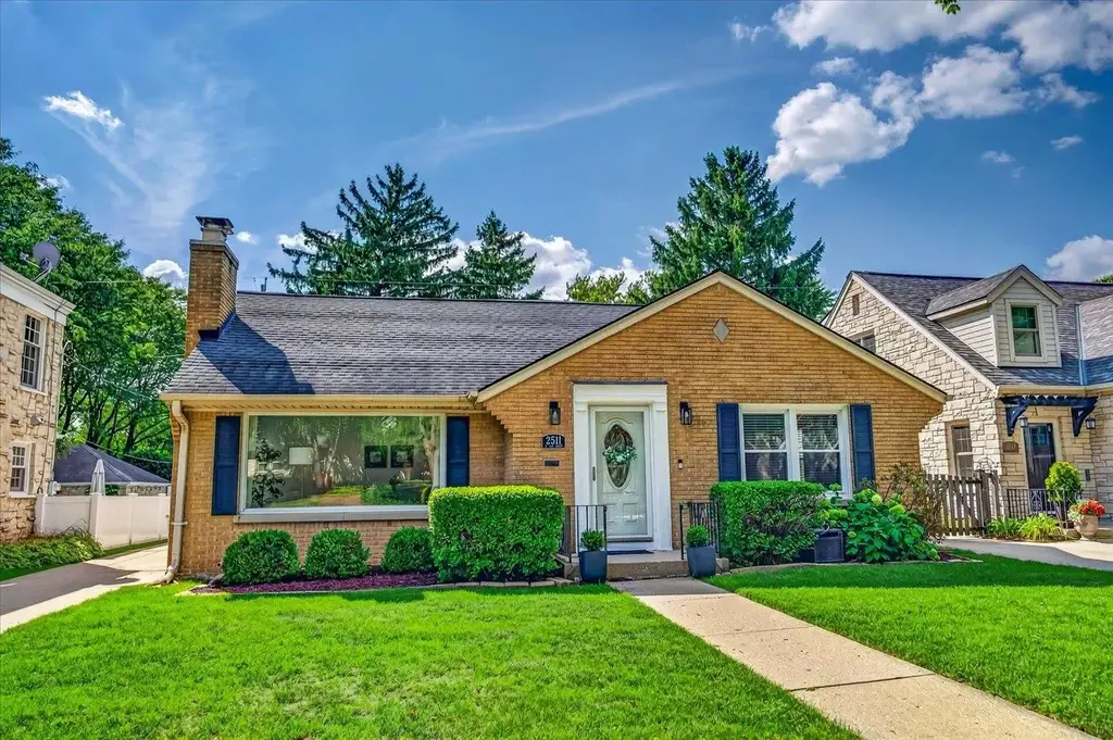 2511 N 91st Street, Wauwatosa