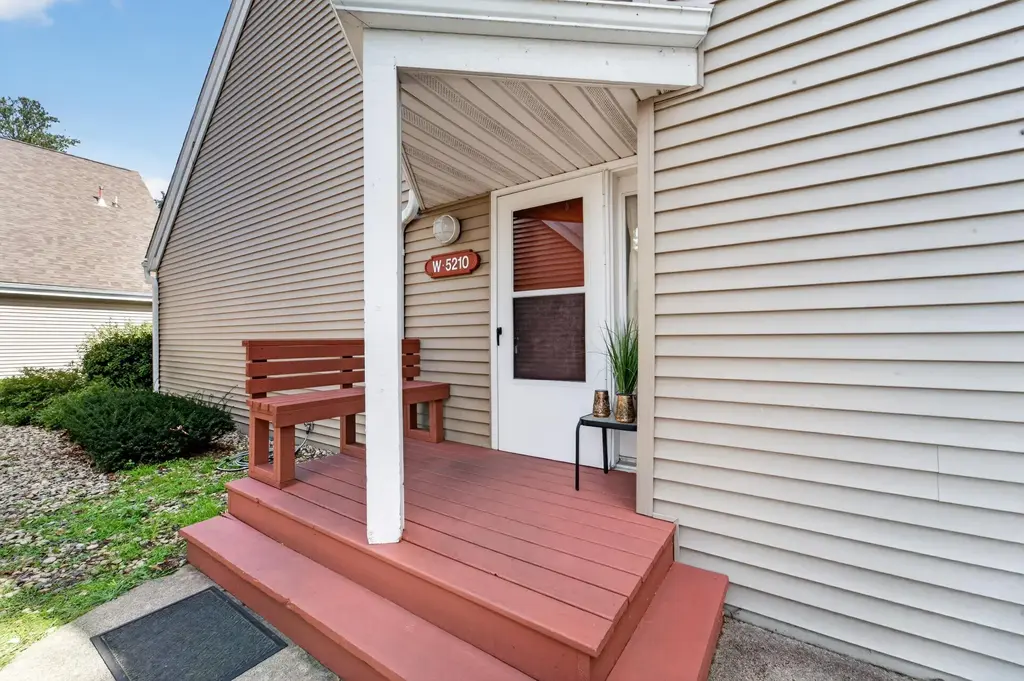 W5210 N Osprey Drive, Germantown