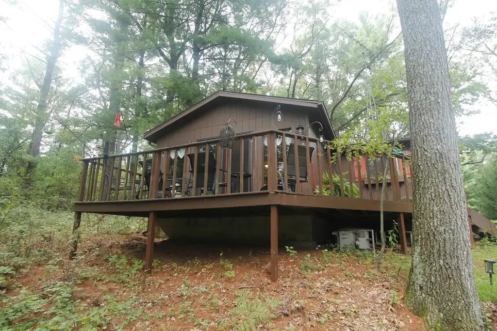 W8549 Duck Creek Lane, Springfield