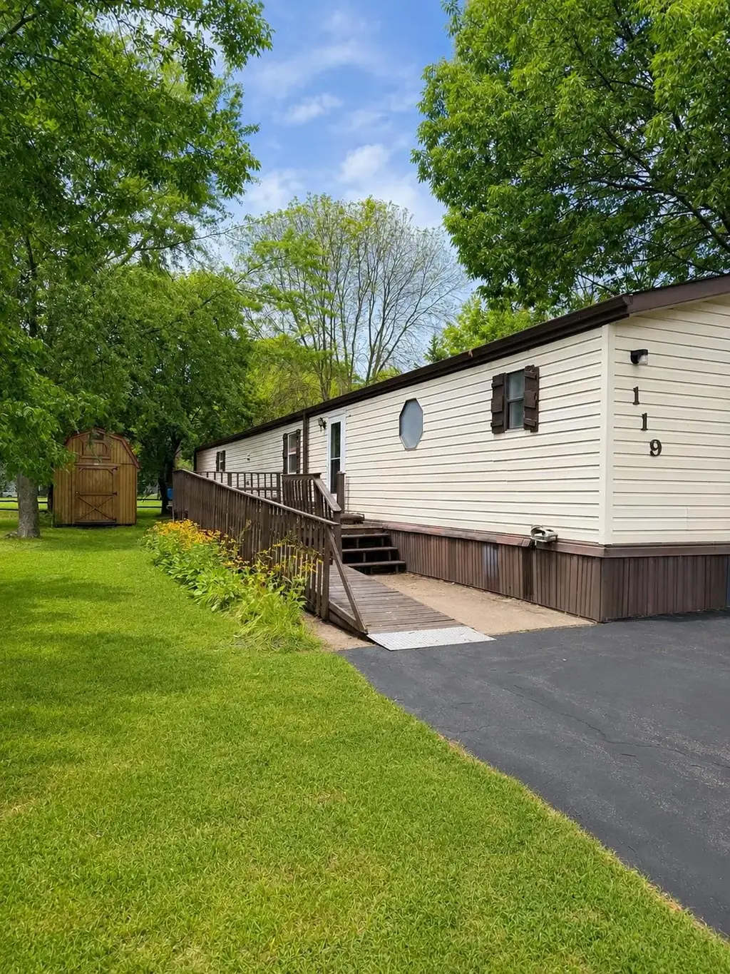 119 Oak Park Drive, Fox Crossing