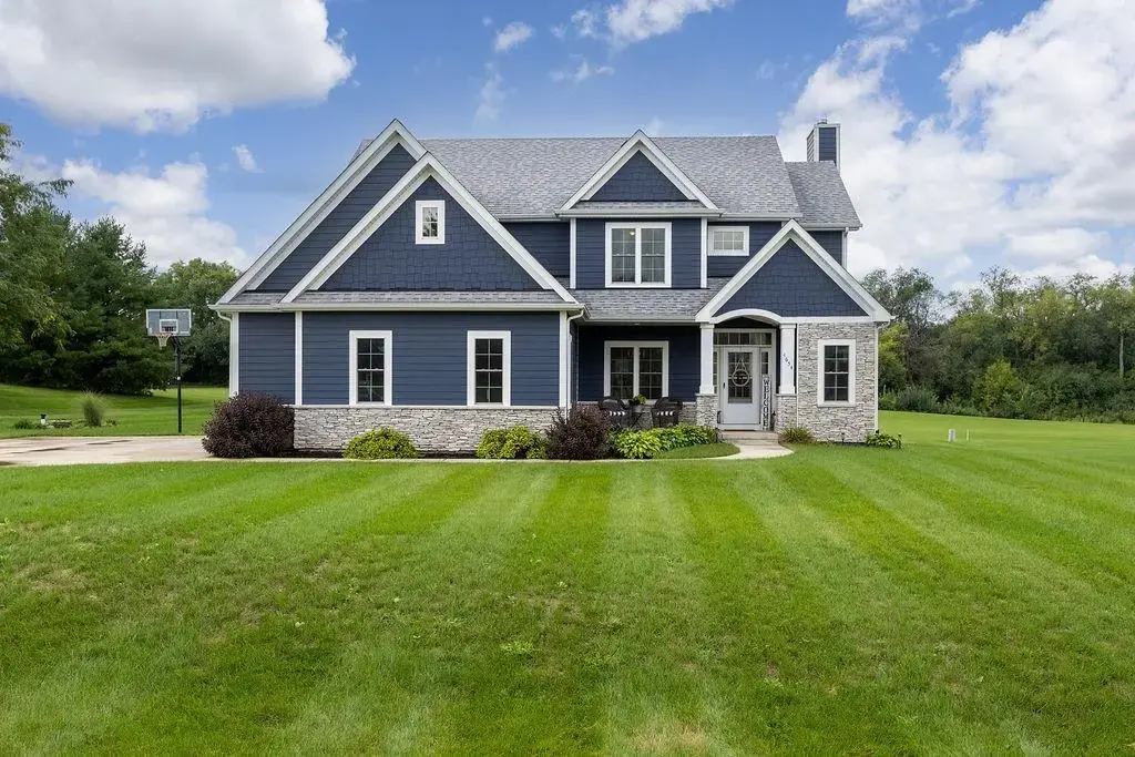 W4654 Pebble Drive, Lafayette