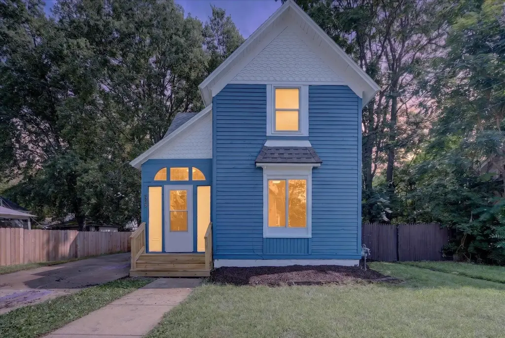 823 Oak Street, Beloit