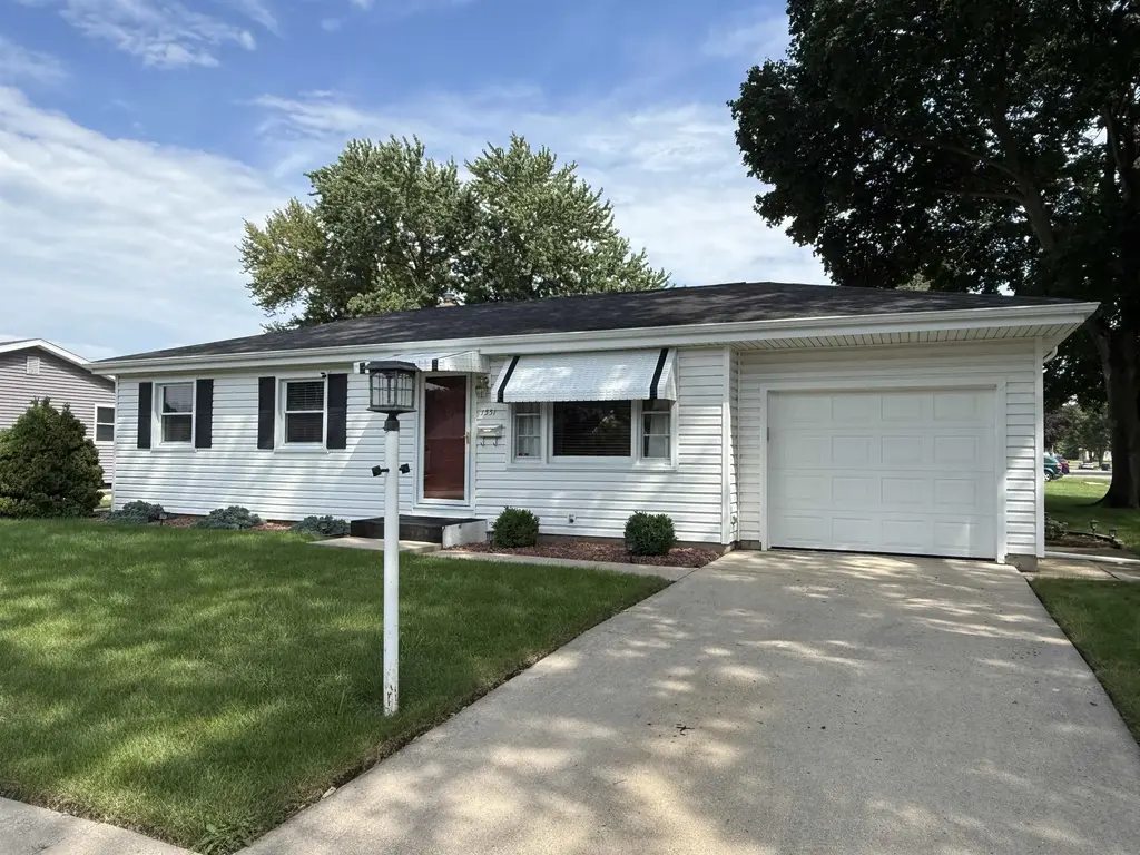 1551 S Grant Avenue, Janesville