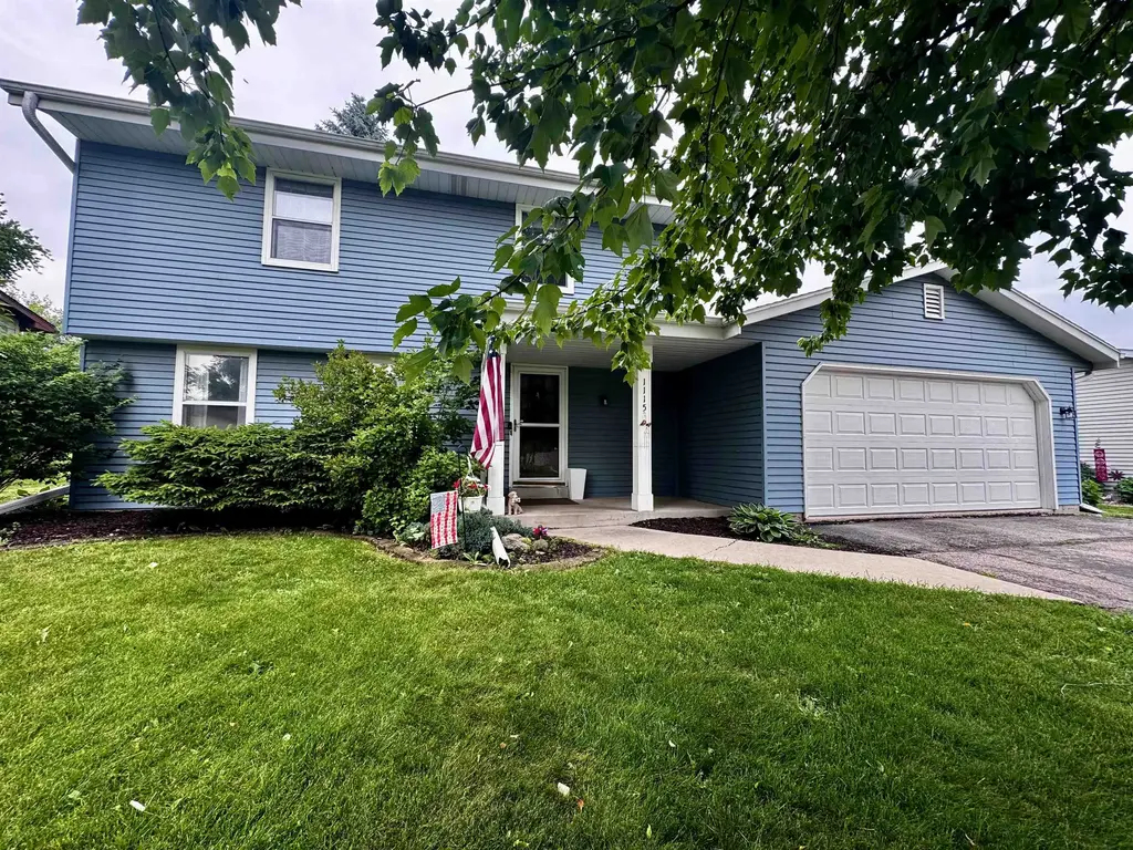 1115 Hiawatha Drive, Beaver Dam