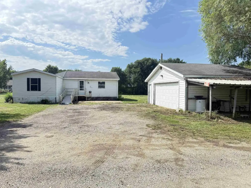 W692 Hwy 81, Spring Grove