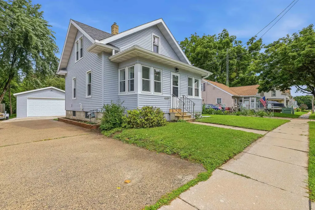 310 W Burnett Street, Beaver Dam