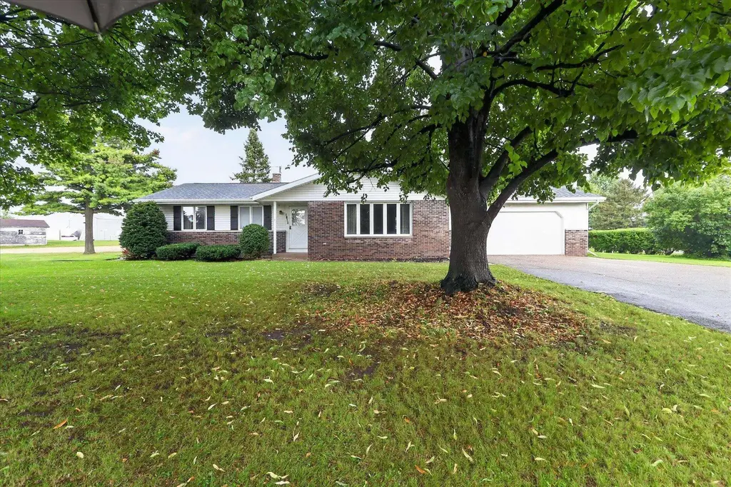 1015 E High Street, Milton