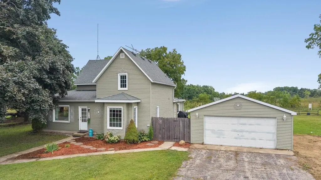 W8194 Thompson Road, Dekorra