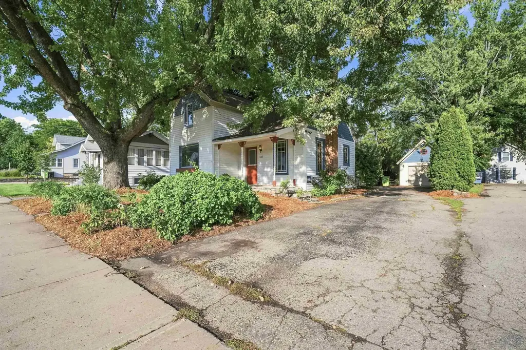 572 Mill Street, Green Lake