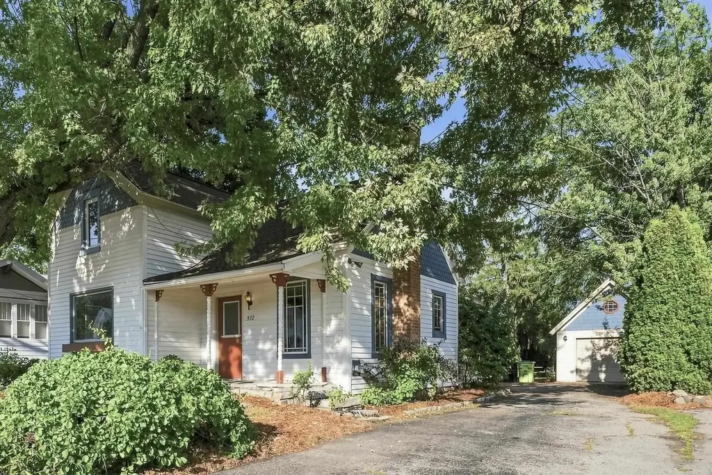 572 Mill Street, Green Lake