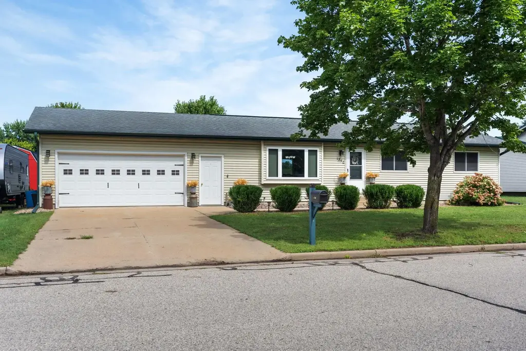 1750 River Road, Sparta