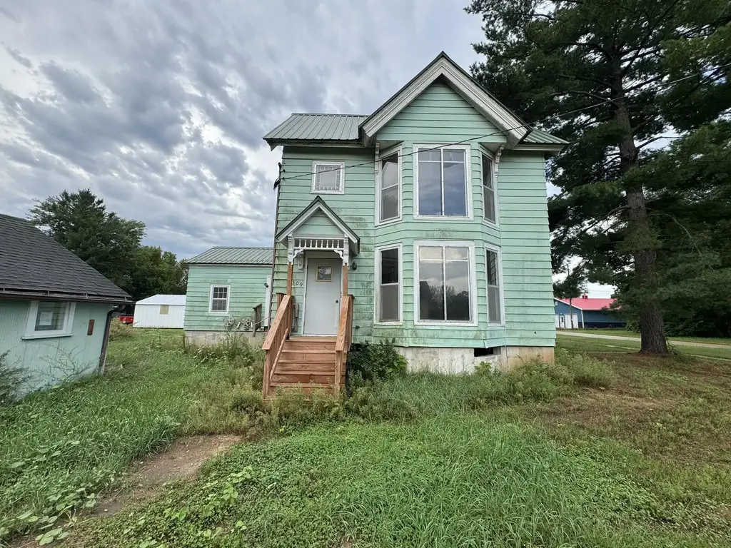 309 E Richland Street, Lone Rock