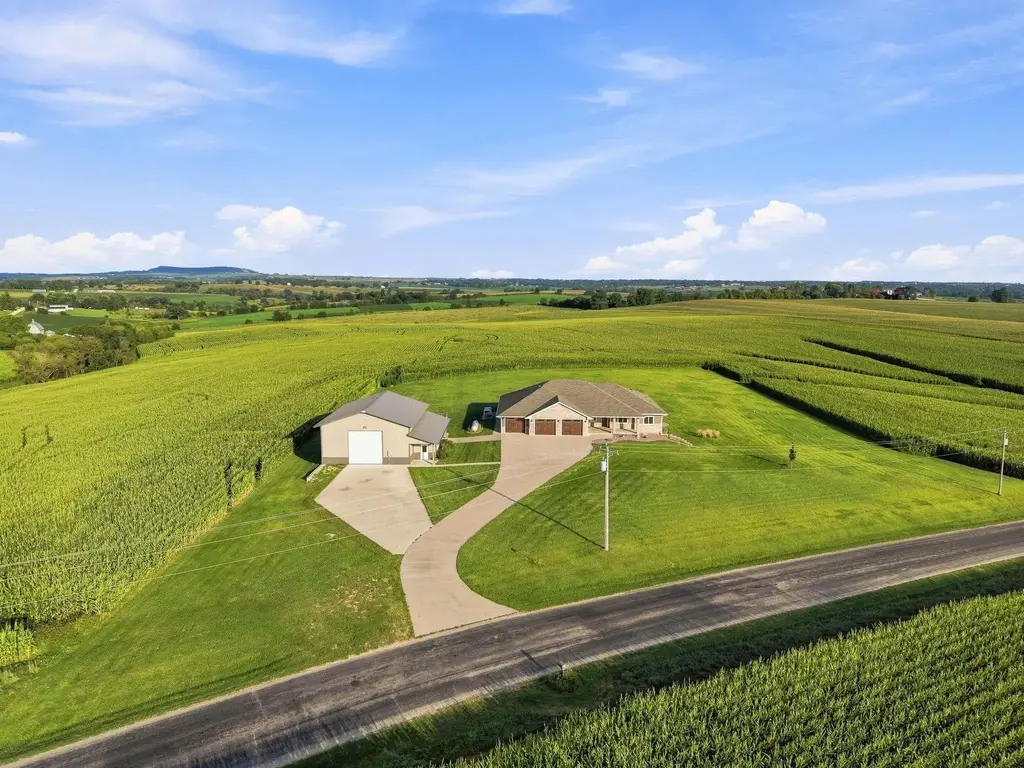 7460 Banner Road, Lima