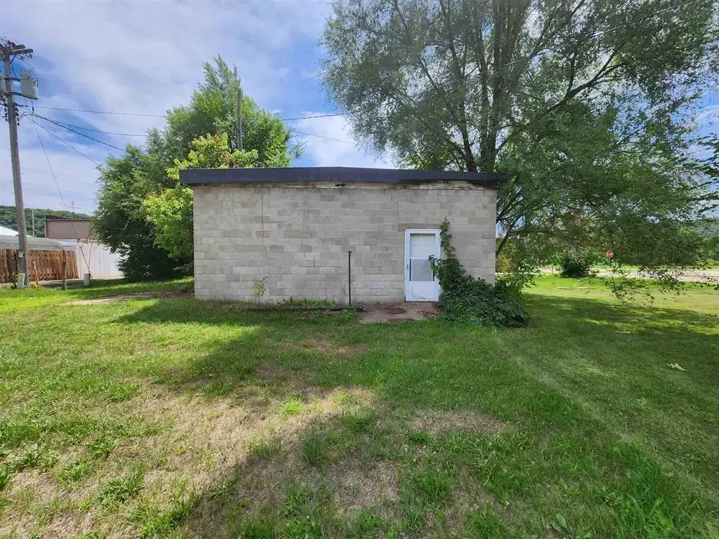 207 Exchange Street, Blue River