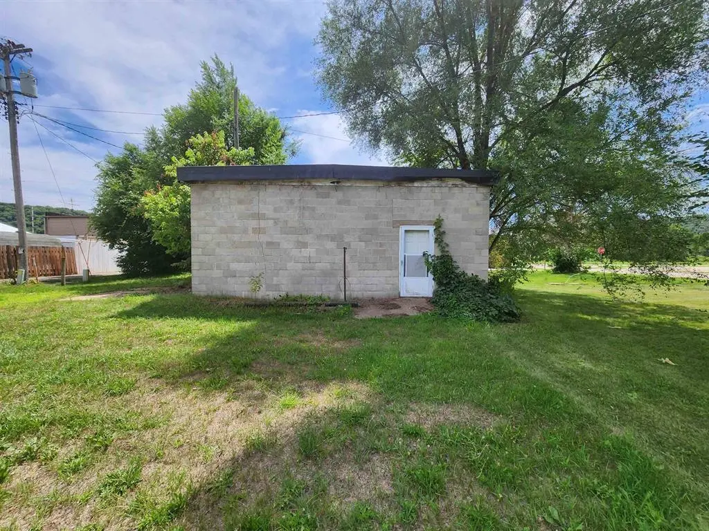 207 Exchange Street, Blue River