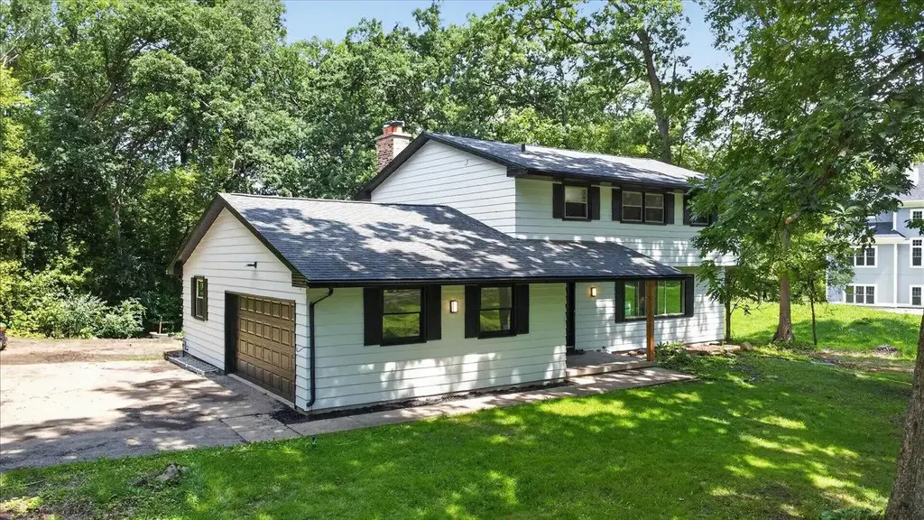 2658 Oak Crest Circle, Sun Prairie