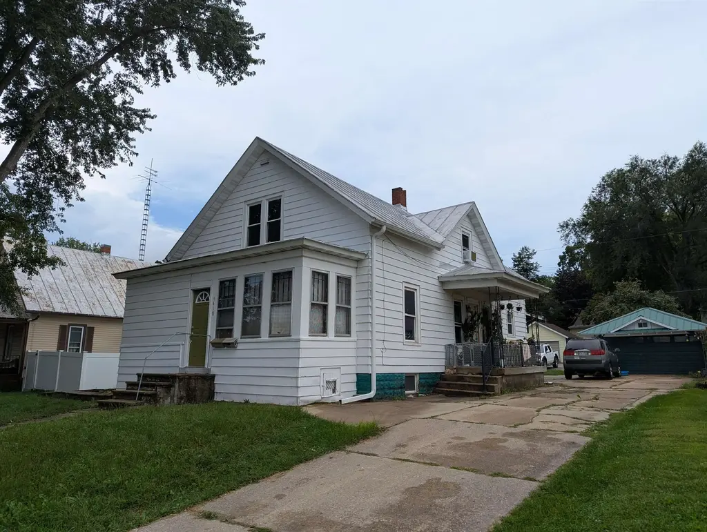 418-418 1/2 8th Avenue, Baraboo