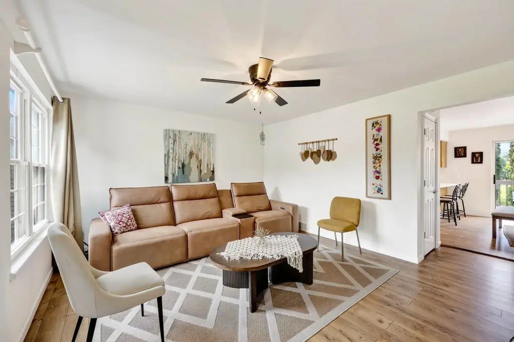 #c - 913 N Clover Lane, Cottage Grove
