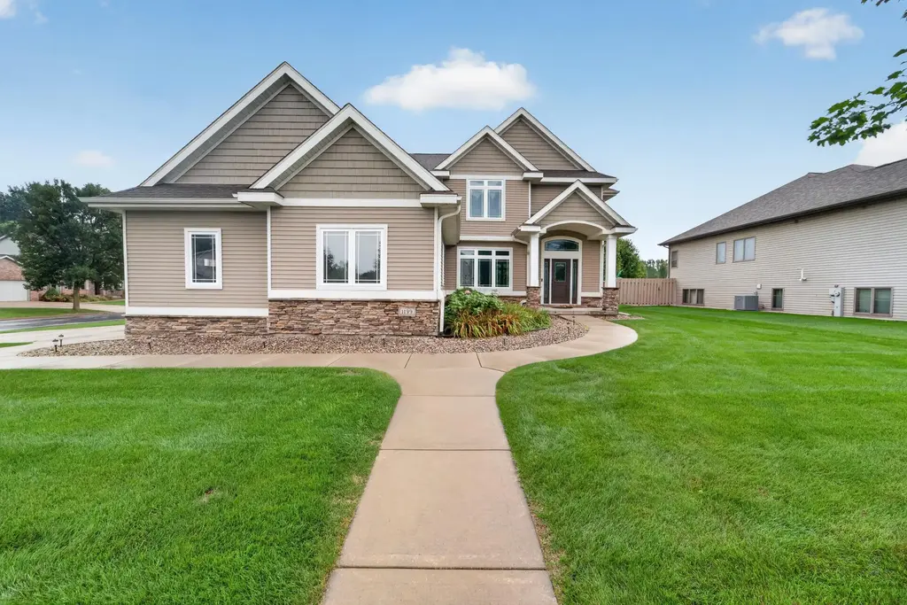 1199 Virdon Drive, Sun Prairie
