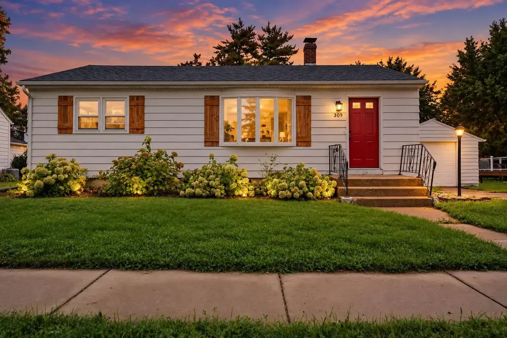 309 4th Street, Waunakee