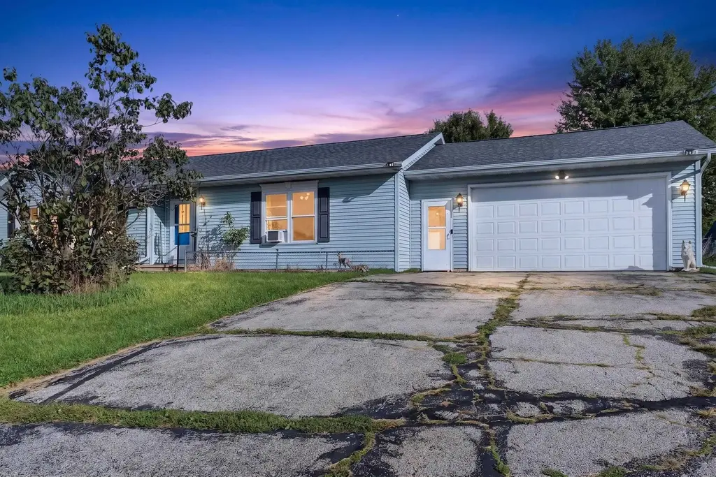 W757 Riverview Drive, Fountain Prairie