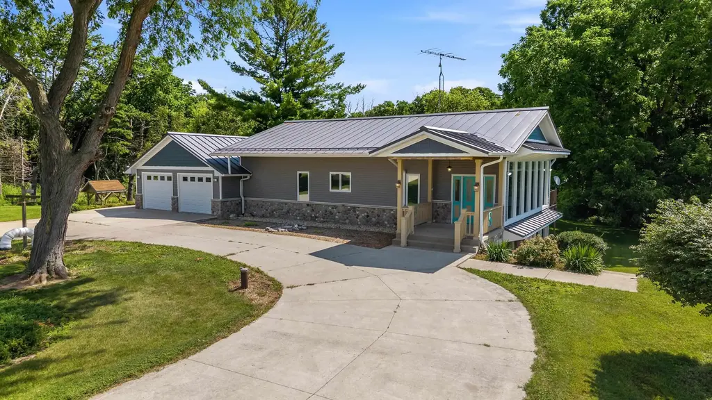 N4084 Sock Road, Lowell