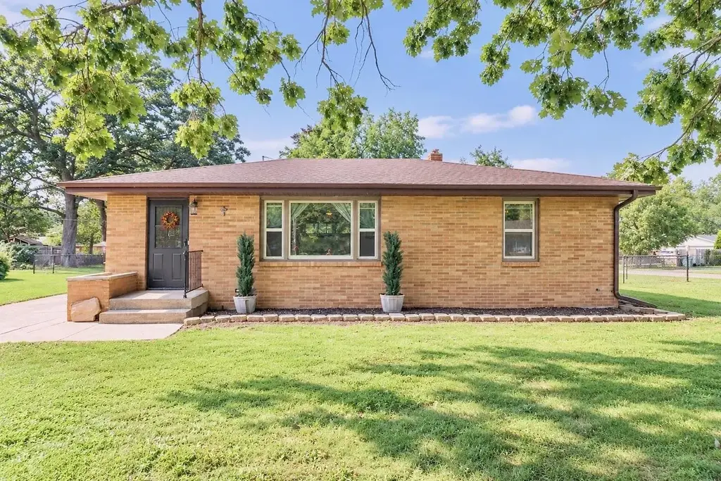 3616 S Glenwood Drive, Beloit