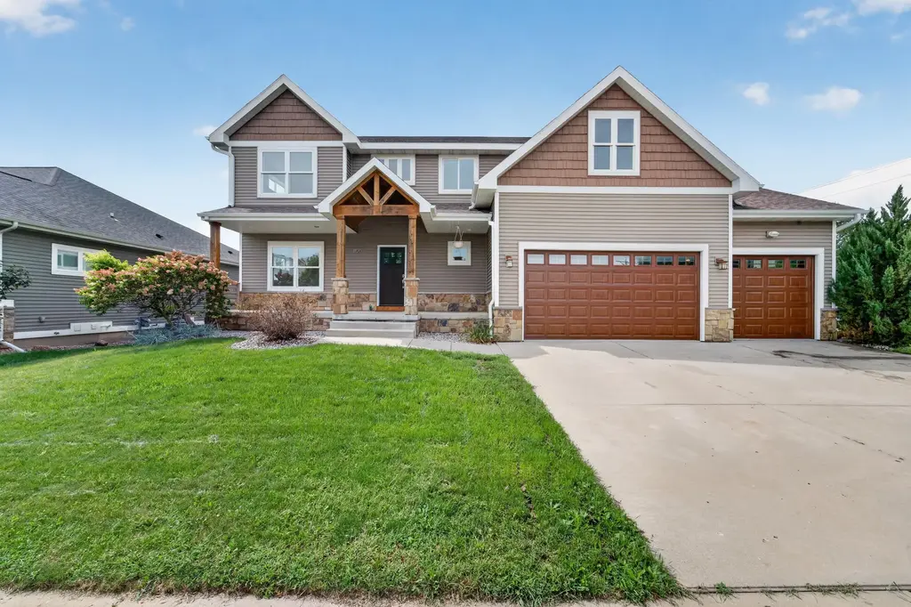 1120 N Division Street, Waunakee