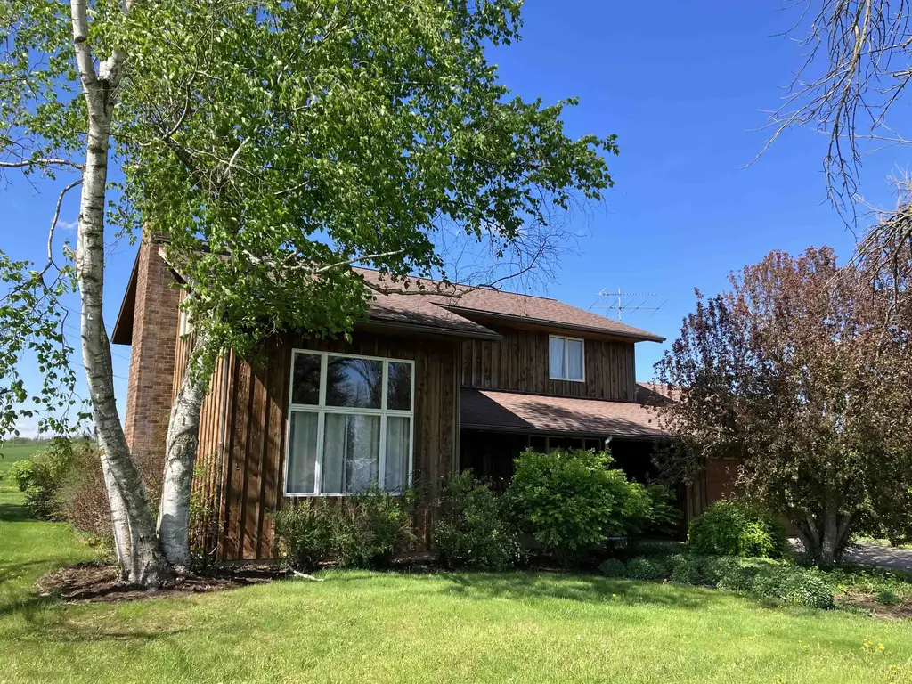21008 County Hwy Q, Dayton
