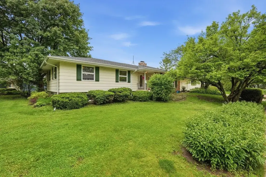 5302 Comanche Way, Madison