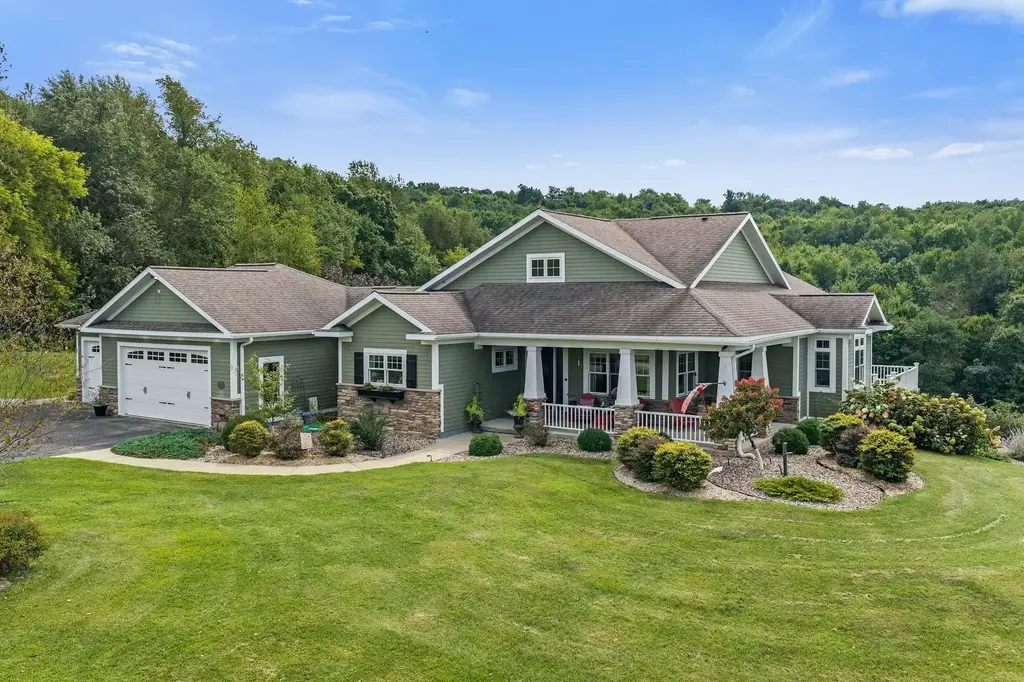 S2419 Santas Loop Road, Hillsboro