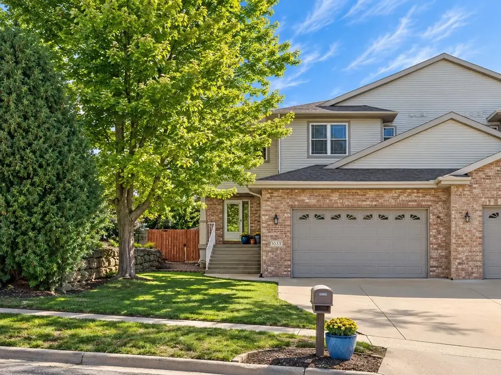 1033 Vista Ridge Drive, Mount Horeb