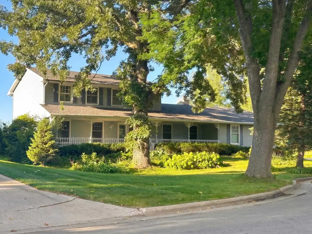 1542 Comanche Glen, Madison