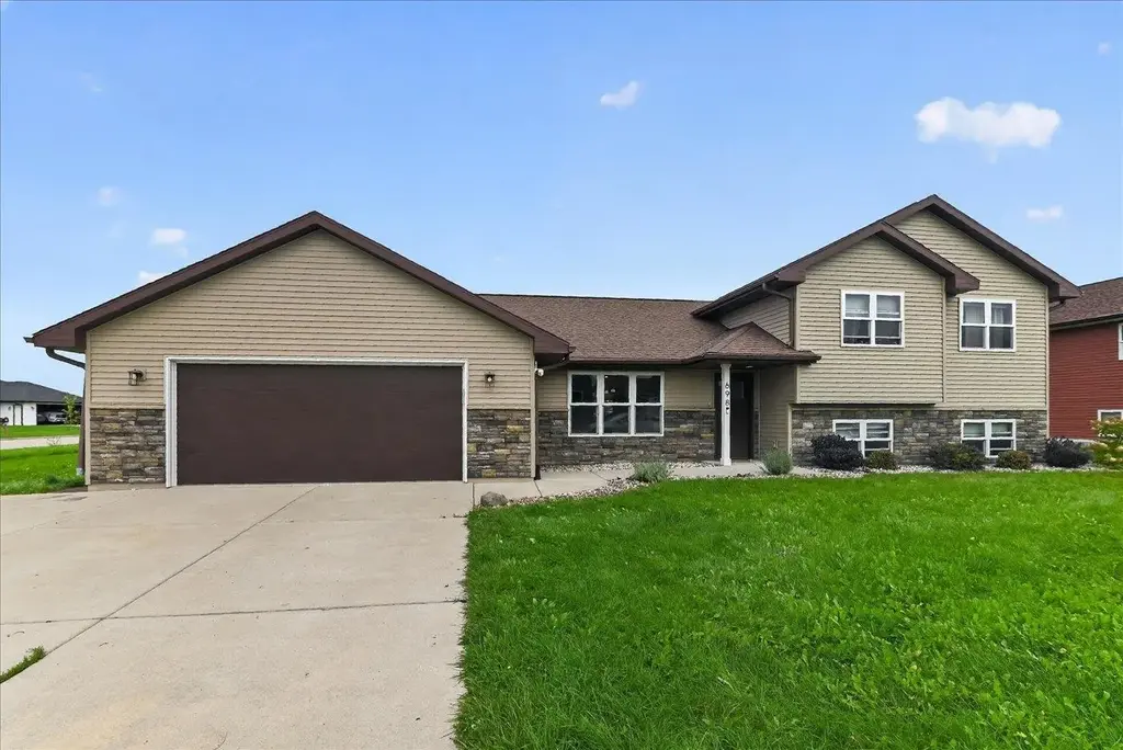 698 Prairie View Drive, Evansville