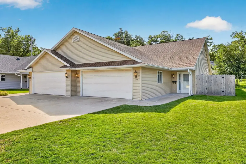 329 Soden Drive, Oregon