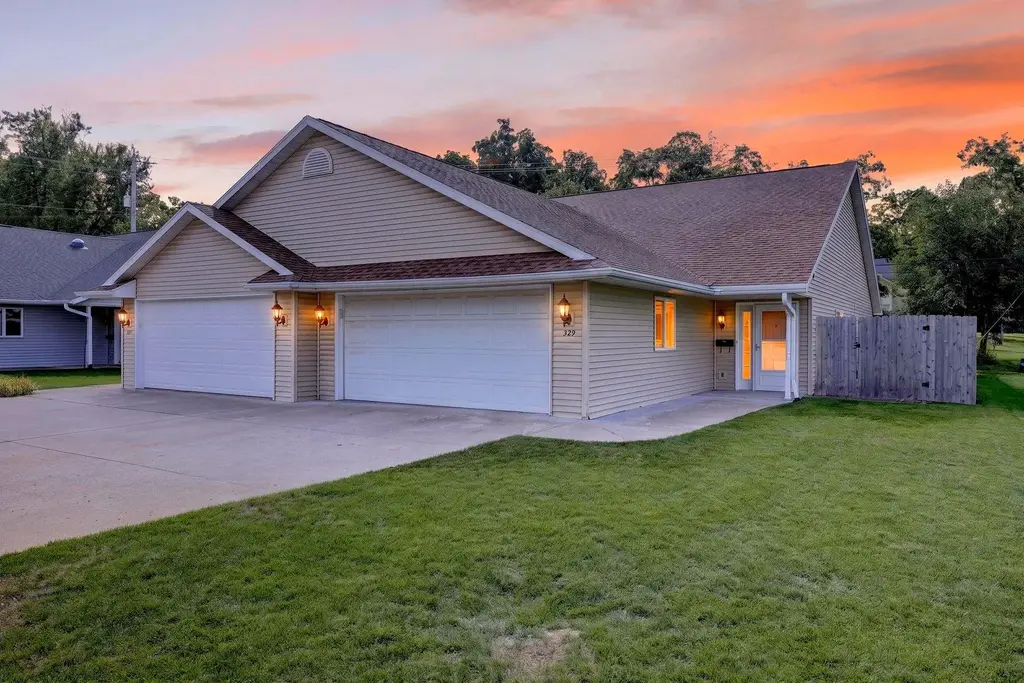 329 Soden Drive, Oregon