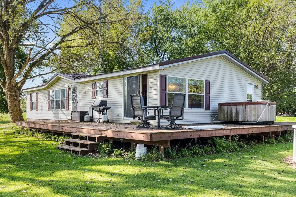 W6612 Marine Court, Marquette
