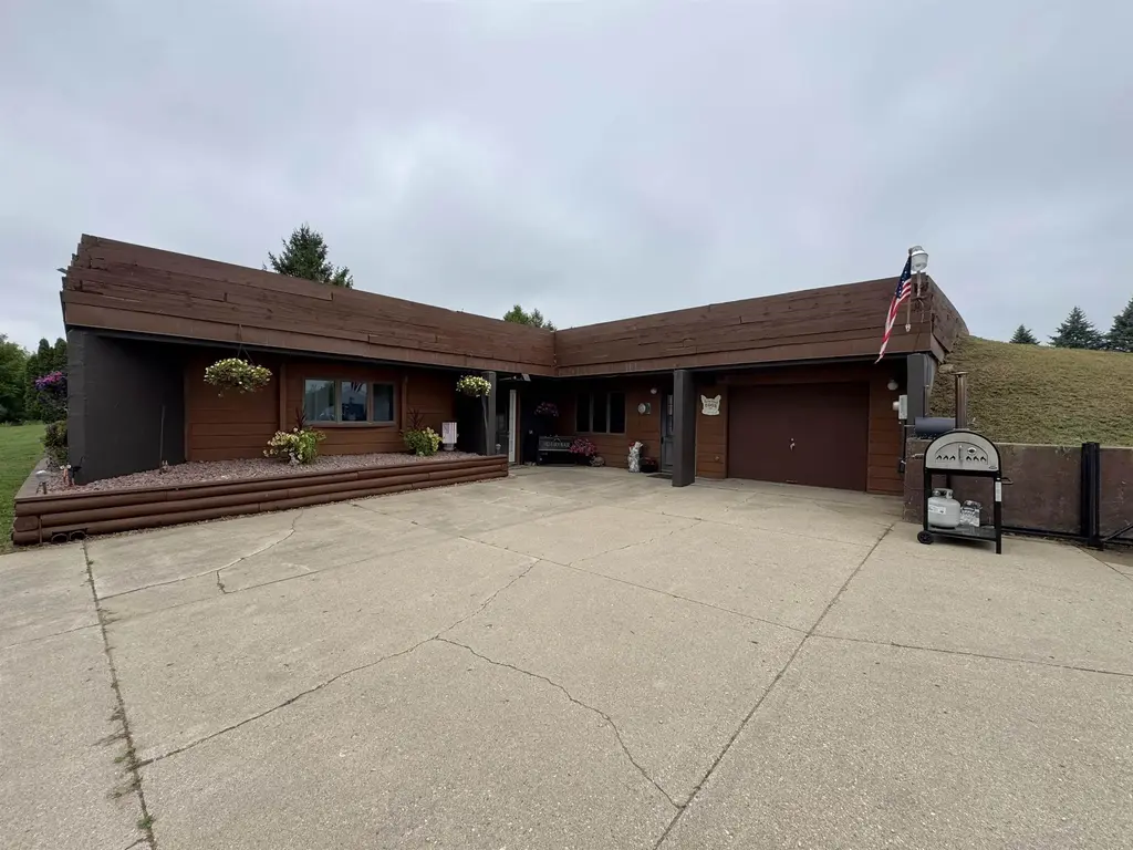 W8203 Hudson Road, Cadiz