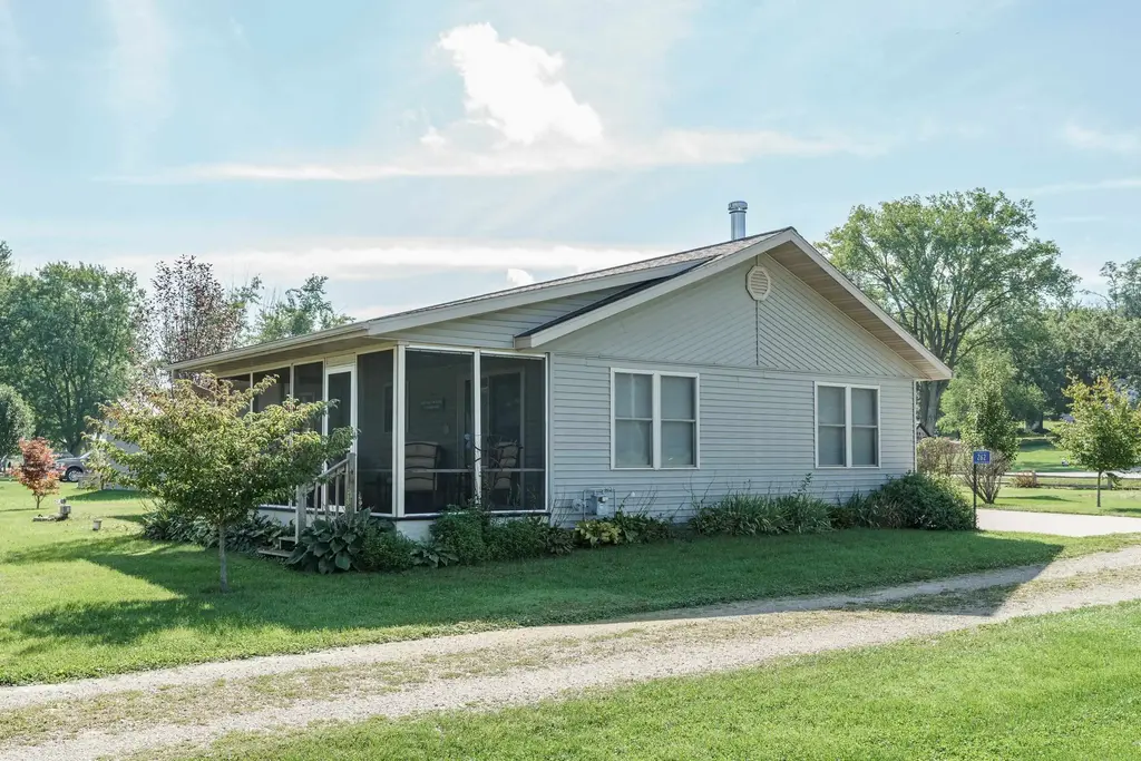 262 E Front Street, Marquette