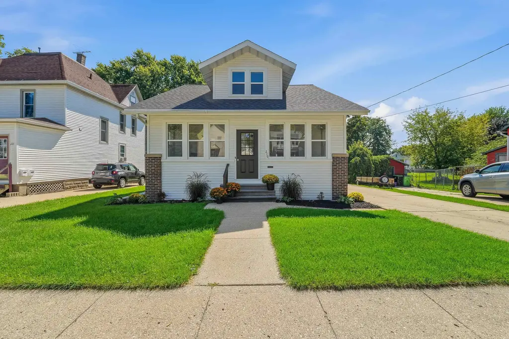 219 E Mill Street, Beaver Dam
