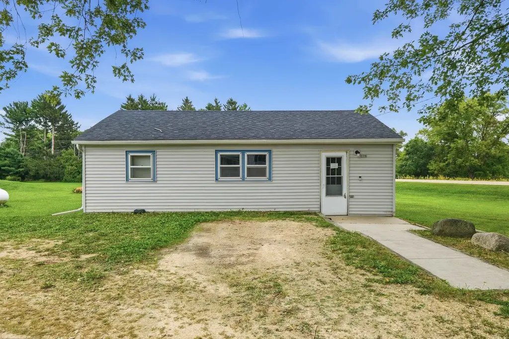 976 County Road T, Medina