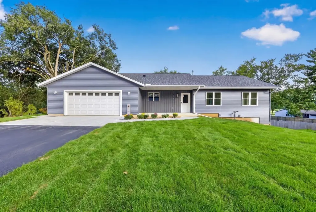 2422 East Hill Drive, Fitchburg