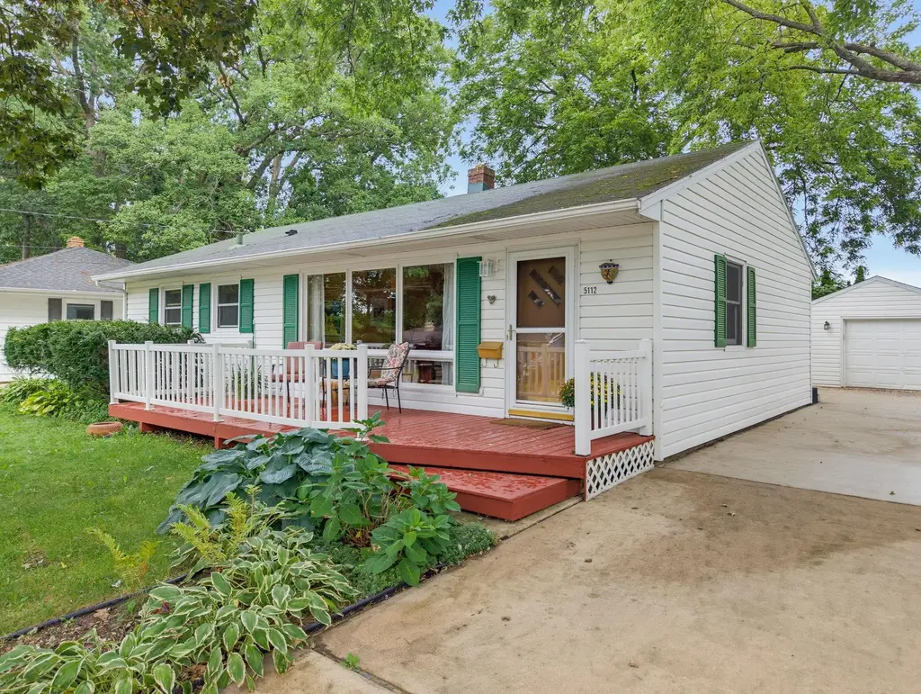 5112 Arrowhead Drive, Monona