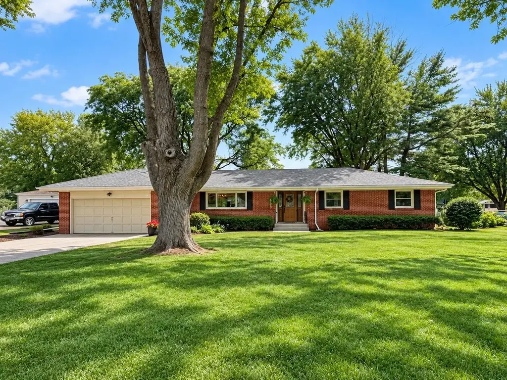 826 E Post Road, Beloit