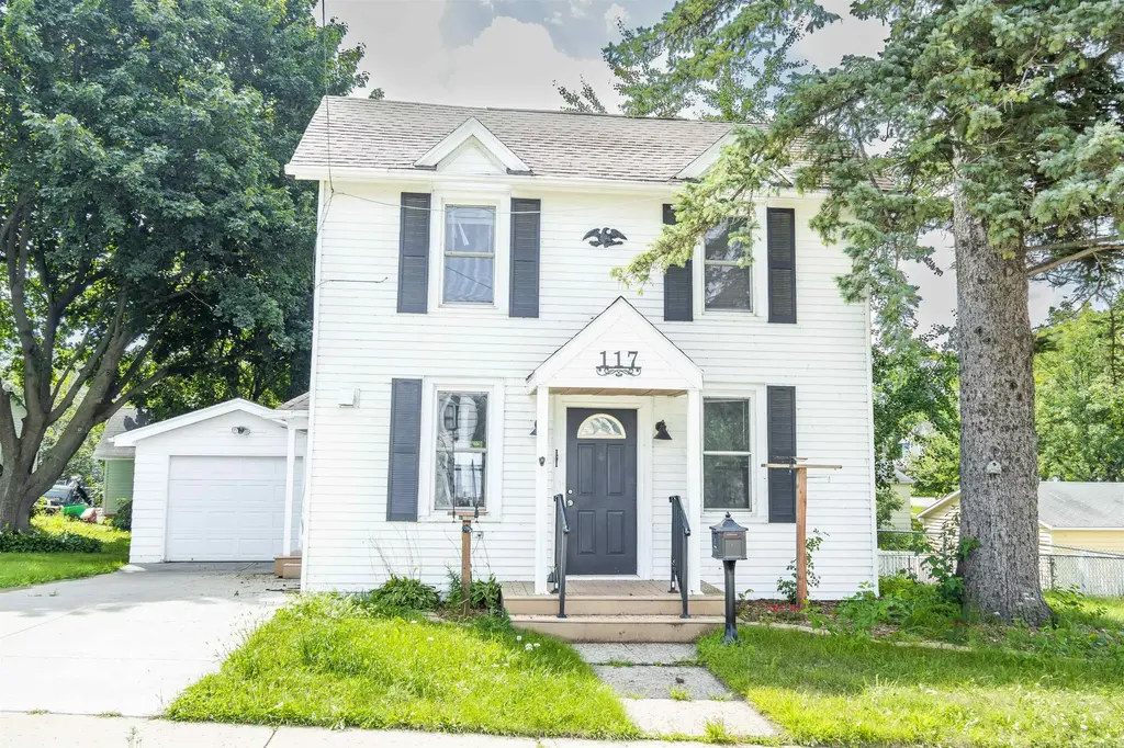 117 E Milwaukee Street, Stoughton