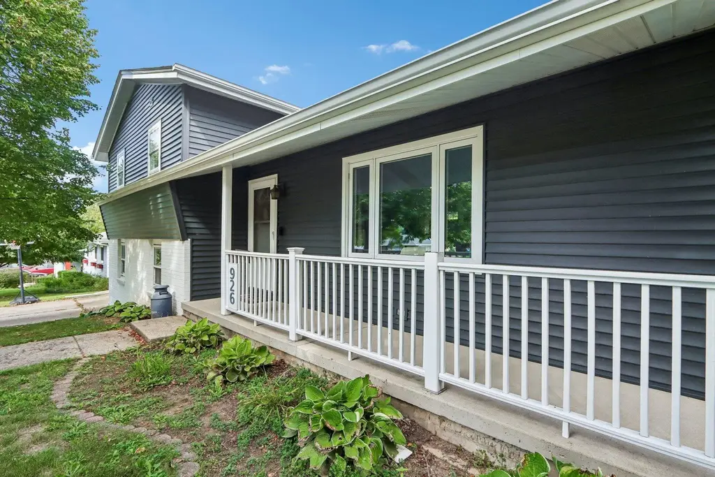 926 Hillside Drive, Jefferson