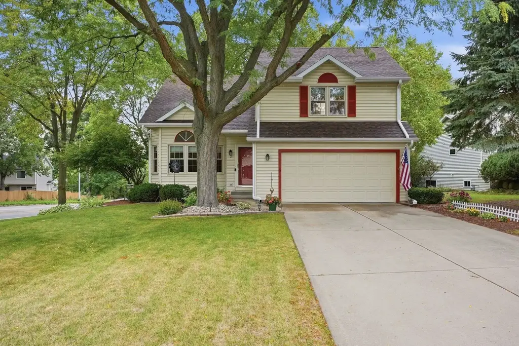 2 Cottonwood Circle, Madison