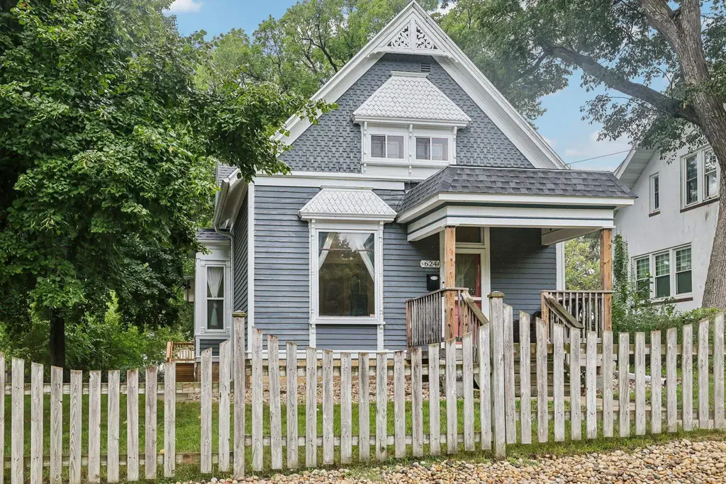 624 S Garfield Avenue, Janesville