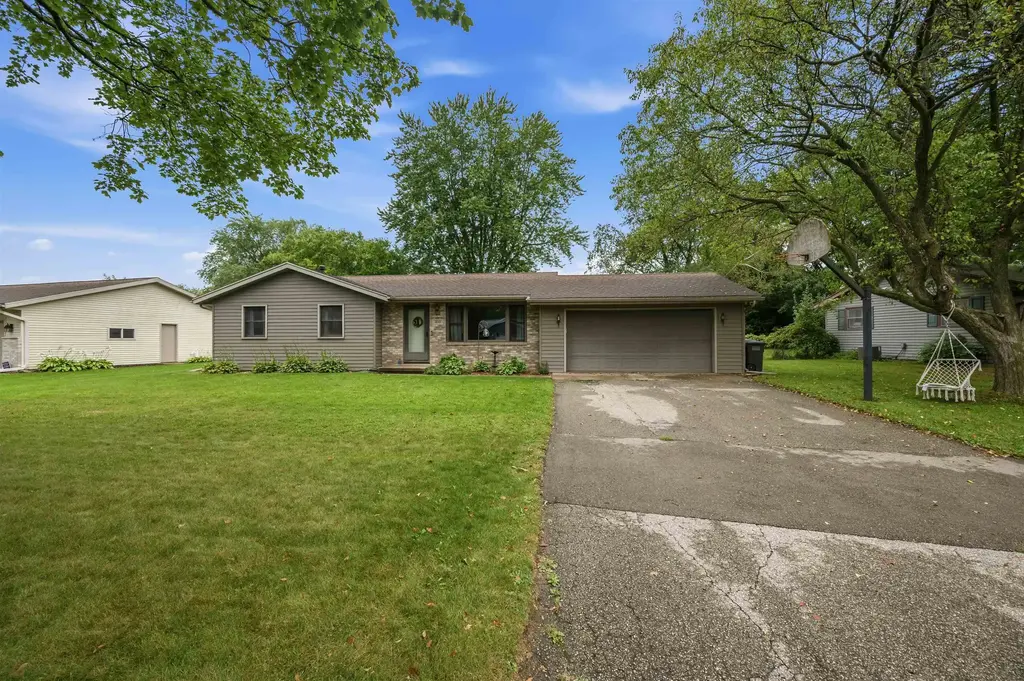 409 Hyland Drive, Stoughton